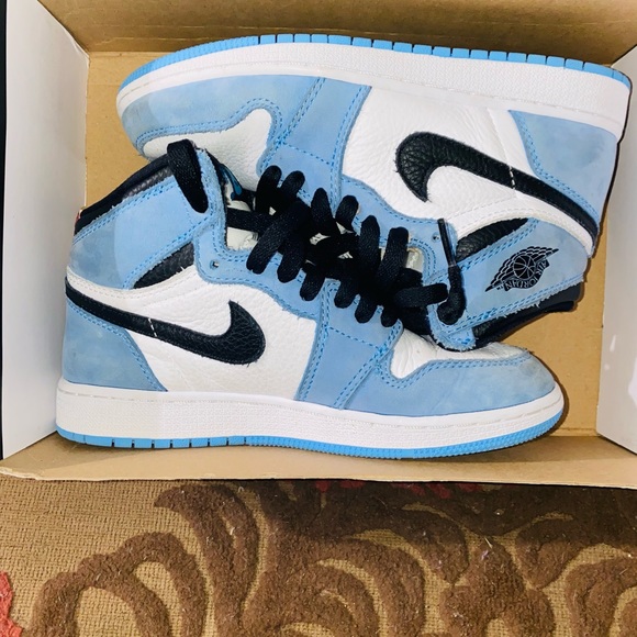 University blue Jordan ones size 4y - Picture 1 of 3